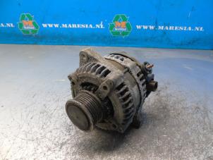 Dynamo van een Toyota Auris (E15) 1.4 D-4D-F 16V 2010