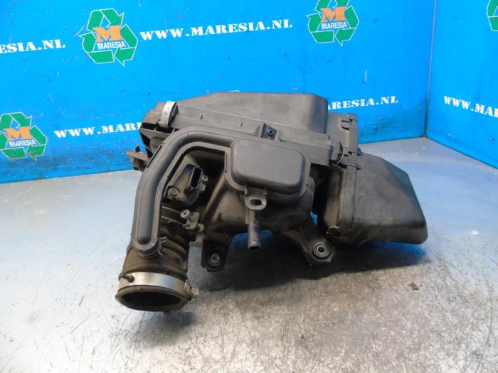 Begagnade Luftfilterhus Nissan Micra (K13) 1.2 12V Pris € 63,00 Marginaltabell erbjuds av Maresia Auto Recycling B.V.