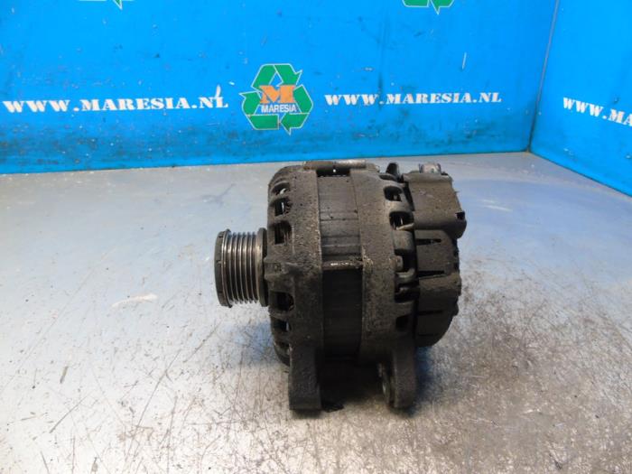 Begagnade Dynamo Opel Crossland (X) 1.2 Turbo 12V Pris € 78,75 Marginaltabell erbjuds av Maresia Auto Recycling B.V.