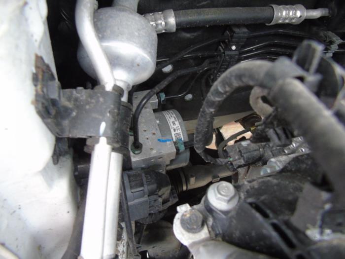 Begagnade ABS-pump Kia Picanto (JA) 1.0 DPi 12V Pris € 210,00 Marginaltabell erbjuds av Maresia Auto Recycling B.V.