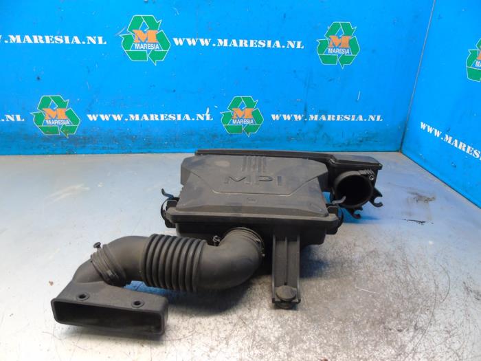 Begagnade Luftfilterhus Kia Picanto (JA) 1.0 DPi 12V Pris € 63,00 Marginaltabell erbjuds av Maresia Auto Recycling B.V.