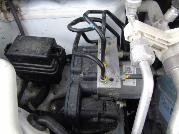 Używane Pompa ABS Honda Jazz (GK/GP) 1.3 -i-VTEC 16V Cena € 131,25 Procedura marży oferowane przez Maresia Auto Recycling B.V.