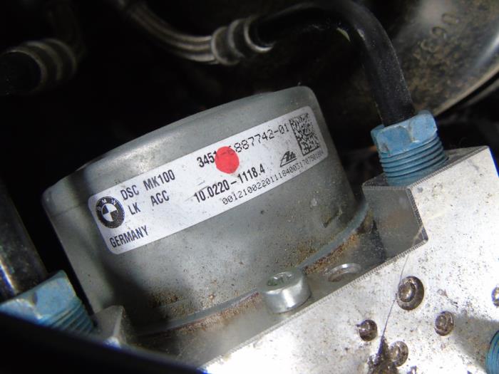 Begagnade ABS-pump BMW 3 serie (F30) 320d 2.0 16V Pris € 372,75 Marginaltabell erbjuds av Maresia Auto Recycling B.V.