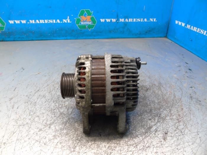 Begagnade Dynamo Nissan Juke (F15) 1.6 16V Pris € 31,50 Marginaltabell erbjuds av Maresia Auto Recycling B.V.