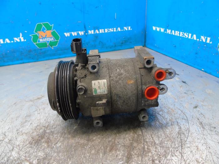 Usagé Pompe clim Hyundai i20 1.2i 16V Prix € 89,25 Règlement à la marge proposé par Maresia Auto Recycling B.V.