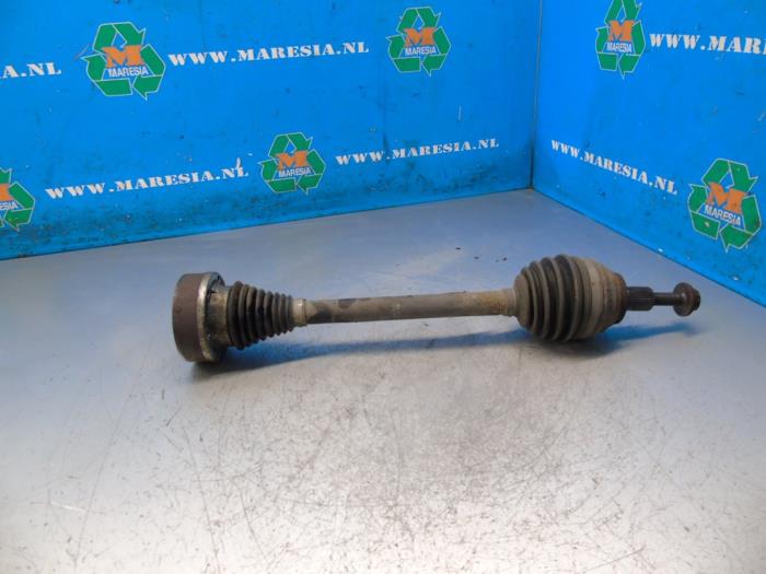 Gebrauchte Antriebswelle links vorne Seat Leon (1P1) 1.2 TSI Preis € 52,50 Margenregelung angeboten von Maresia Auto Recycling B.V.