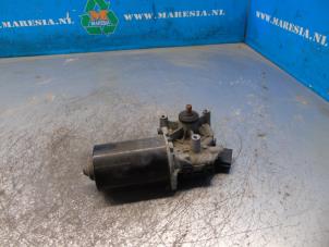 Gebrauchte Scheibenwischermotor vorne Nissan Almera Tino (V10M) 1.8 16V Preis € 52,50 Margenregelung angeboten von Maresia Auto Recycling B.V.