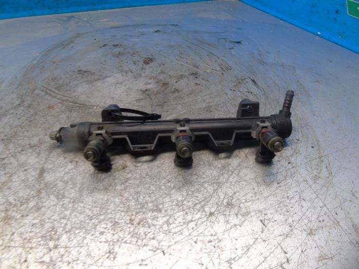 Usagé Système d'injection Volkswagen Polo V (6R) 1.2 12V Prix € 42,00 Règlement à la marge proposé par Maresia Auto Recycling B.V.