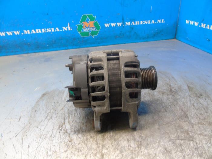 Usagé Dynamo Renault Clio IV (5R) 0.9 Energy TCE 90 12V Prix € 42,00 Règlement à la marge proposé par Maresia Auto Recycling B.V.