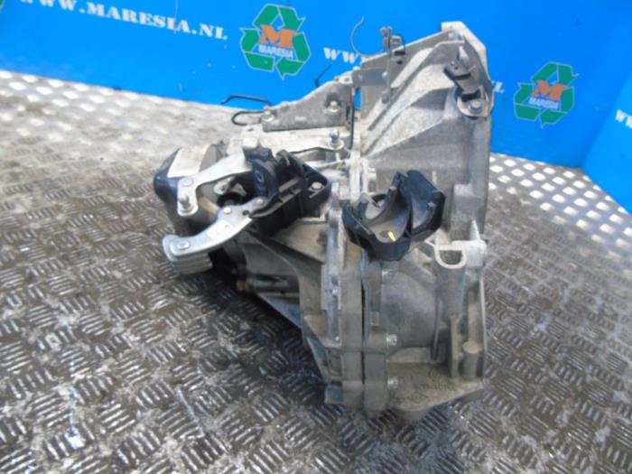 Getriebe van een Dacia Sandero III 1.0 SCe 65 12V 2022