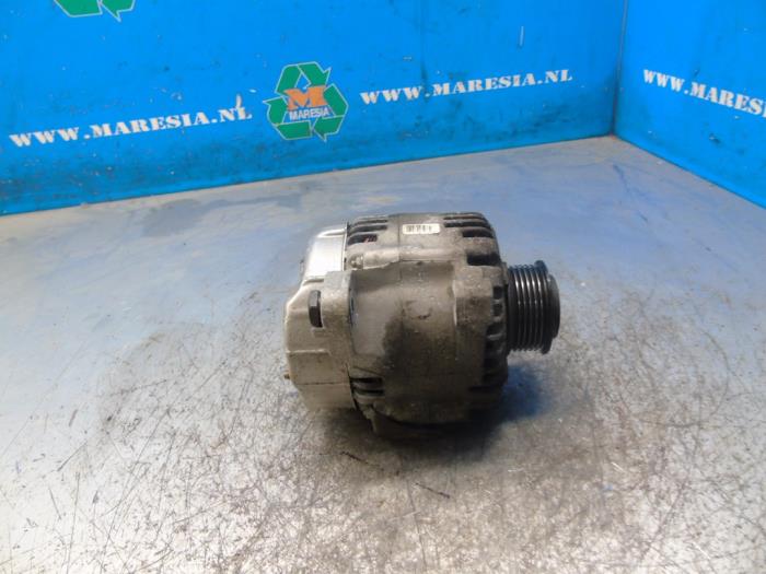 Gebrauchte Dynamo Kia Carens III (FG) 2.0i CVVT 16V Preis € 36,75 Margenregelung angeboten von Maresia Auto Recycling B.V.
