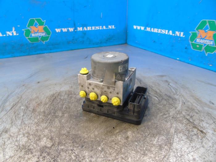 Begagnade ABS-pump Peugeot 208 I (CA/CC/CK/CL) 1.2 12V e-THP PureTech 110 Pris € 131,25 Marginaltabell erbjuds av Maresia Auto Recycling B.V.