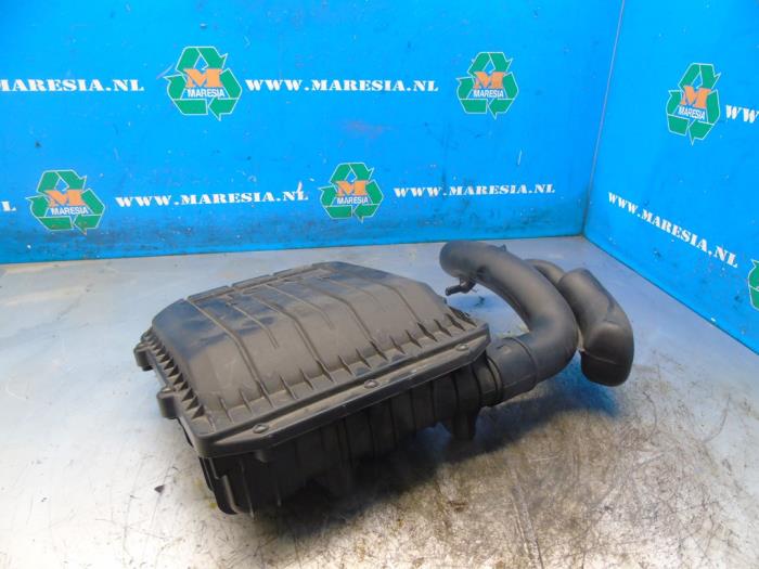 Begagnade Luftfilterhus Volkswagen Up! (121) 1.0 12V 75 Pris € 47,25 Marginaltabell erbjuds av Maresia Auto Recycling B.V.