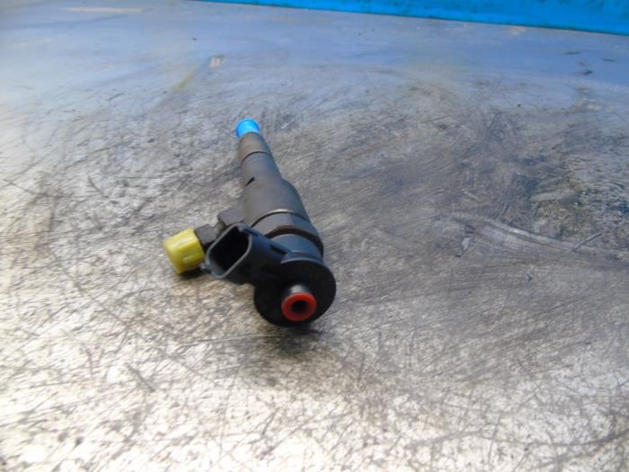Usagé Injecteur (diesel) Ford Transit Courier 1.5 TDCi 75 Prix € 73,50 Règlement à la marge proposé par Maresia Auto Recycling B.V.