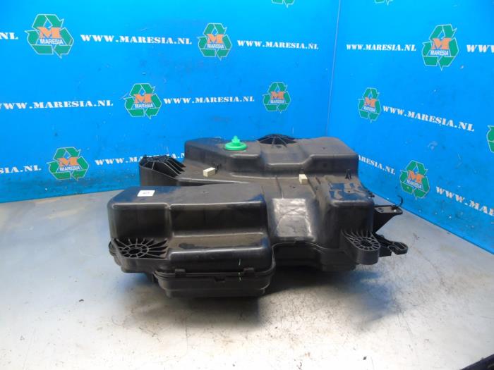 Gebrauchte Adblue Tank Peugeot Expert (V1/VA/VB/VE/VF/VT/VY) 1.5 BlueHDi 120 Preis € 472,50 Margenregelung angeboten von Maresia Auto Recycling B.V.