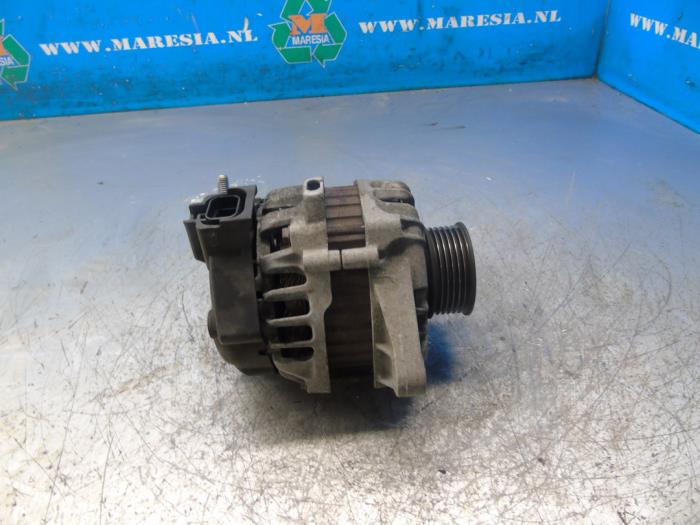 Begagnade Dynamo Kia Cee'd Sporty Wagon (EDF) 1.6 16V Pris € 15,75 Marginaltabell erbjuds av Maresia Auto Recycling B.V.