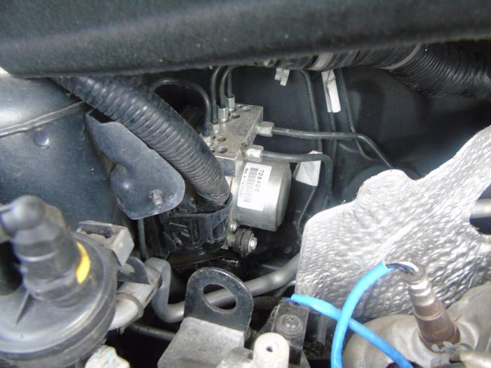Usagé Bloc ABS Nissan Juke (F15) 1.2 DIG-T 16V Prix € 315,00 Règlement à la marge proposé par Maresia Auto Recycling B.V.