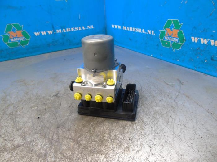 Used ABS pump Peugeot Expert (V1/VA/VB/VE/VF/VT/VY) 1.5 BlueHDi 120 Price € 262,50 Margin scheme offered by Maresia Auto Recycling B.V.