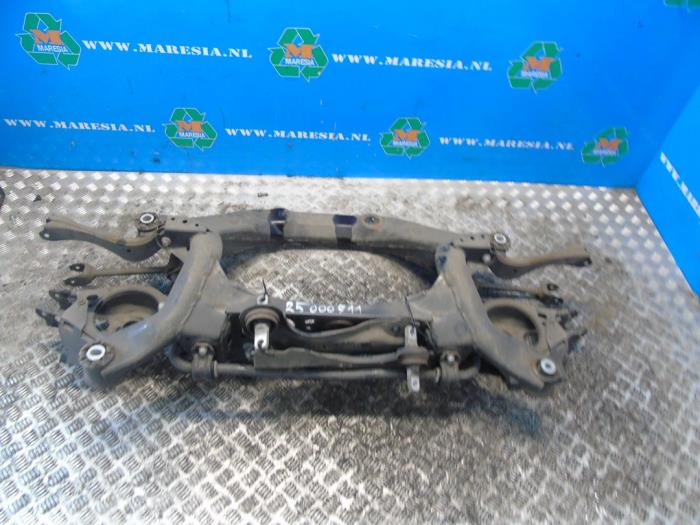 Begagnade Underram Toyota RAV4 (A5) 2.5 Hybrid 16V AWD Pris € 472,50 Marginaltabell erbjuds av Maresia Auto Recycling B.V.