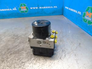 ABS-pump från en Opel Combo 1.4 16V ecoFlex 2013