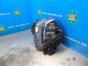 Gebrauchte Scheinwerfer rechts Hyundai Tucson (NX) 1.6 T-GDI HEV Preis € 446,25 Margenregelung angeboten von Maresia Auto Recycling B.V.