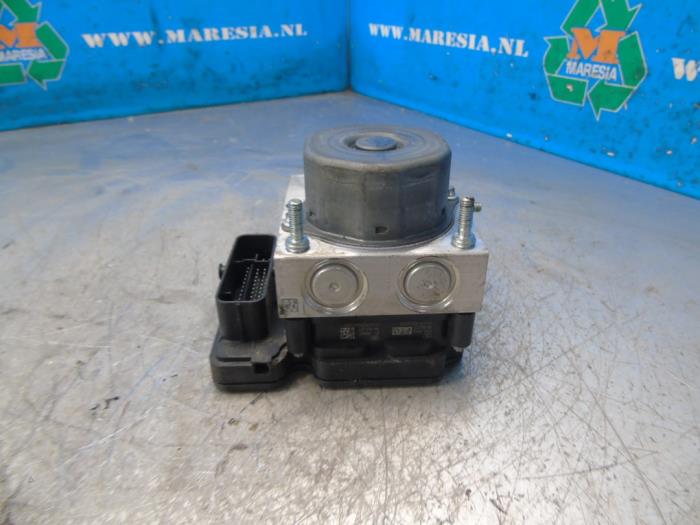 Begagnade ABS-pump Dacia Logan MCV II/III/Sandero Wagon 0.9 TCE 12V Pris € 157,50 Marginaltabell erbjuds av Maresia Auto Recycling B.V.