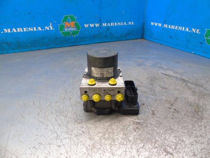 Begagnade ABS-pump Opel Astra K 1.4 Turbo 16V Pris € 157,50 Marginaltabell erbjuds av Maresia Auto Recycling B.V.