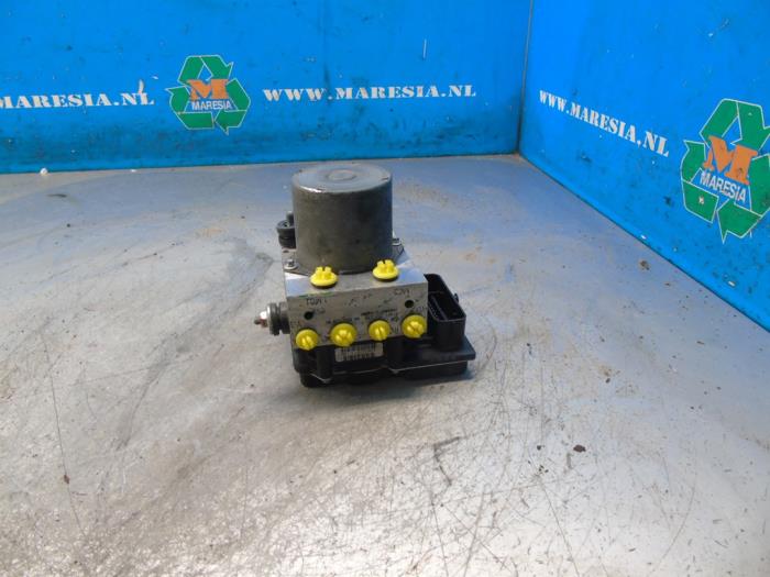 Begagnade ABS-pump Peugeot RCZ (4J) 1.6 16V THP R Pris € 157,50 Marginaltabell erbjuds av Maresia Auto Recycling B.V.