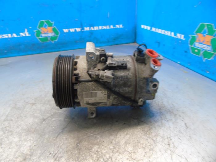 Usagé Pompe clim Renault Captur I (2R) 0.9 Energy TCE 12V Prix € 131,25 Règlement à la marge proposé par Maresia Auto Recycling B.V.