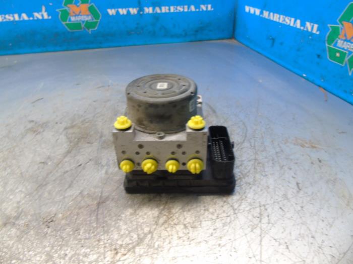 Begagnade ABS-pump Peugeot 208 I (CA/CC/CK/CL) 1.2 Vti 12V PureTech 82 Pris € 105,00 Marginaltabell erbjuds av Maresia Auto Recycling B.V.