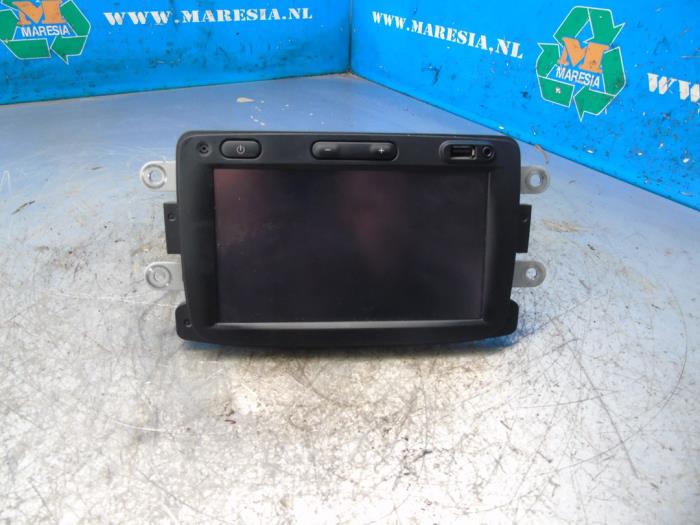 Używane System nawigacji Renault Captur I (2R) 0.9 Energy TCE 12V Cena € 341,25 Procedura marży oferowane przez Maresia Auto Recycling B.V.