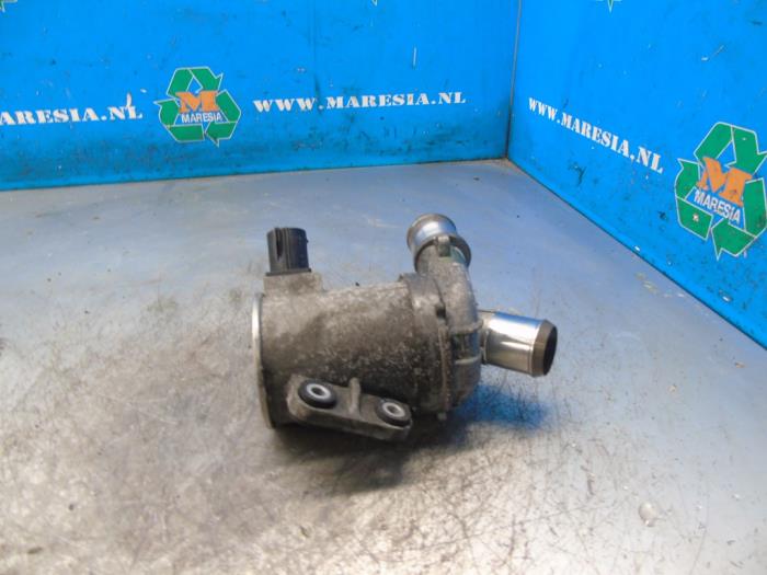 Begagnade Vattenpump Ford Mondeo V Wagon 2.0 Hybrid 16V Pris € 210,00 Marginaltabell erbjuds av Maresia Auto Recycling B.V.