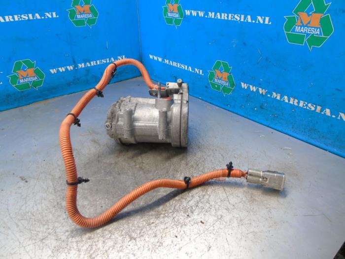 Usagé Pompe clim Ford Mondeo V Wagon 2.0 Hybrid 16V Prix € 472,50 Règlement à la marge proposé par Maresia Auto Recycling B.V.