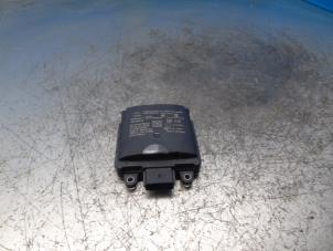 Begagnade Dödvinkelsensor Ford Mondeo V Wagon 2.0 Hybrid 16V Pris på förfrågan erbjuds av Maresia Auto Recycling B.V.