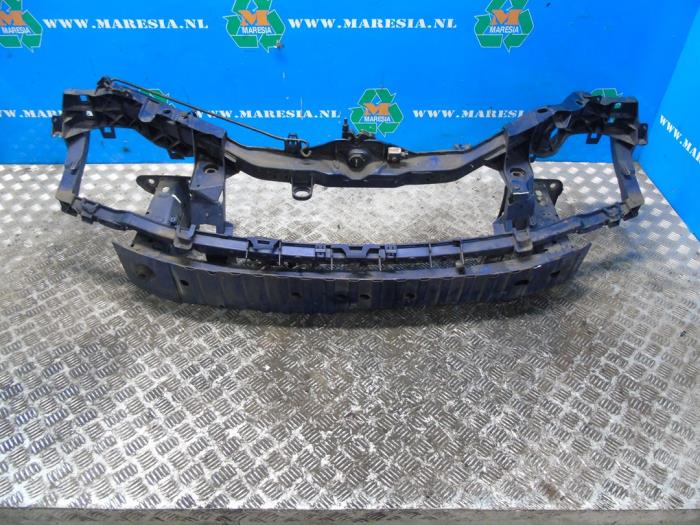 Begagnade Front Ford Focus 2 C+C 2.0 16V Pris € 131,25 Marginaltabell erbjuds av Maresia Auto Recycling B.V.