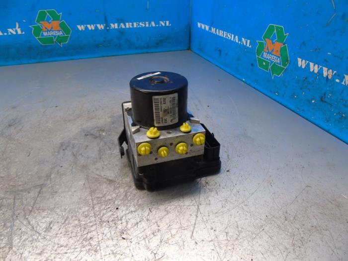 Used ABS pump Fiat Doblo Cargo (263) 1.6 D Multijet Price € 315,00 Margin scheme offered by Maresia Auto Recycling B.V.
