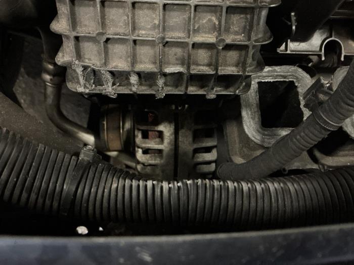 Begagnade Dynamo Dacia Sandero II 1.0 Sce 12V Pris € 105,00 Marginaltabell erbjuds av Maresia Auto Recycling B.V.