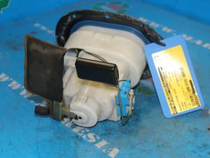 Usados Bomba eléctrica de combustible Hyundai Tucson (JM) 2.0 16V CVVT 4x2 Precio € 52,50 Norma de margen ofrecido por Maresia Auto Recycling B.V.