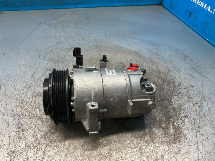 Usagé Pompe clim Kia Picanto (JA) 1.0 DPI 12V Prix € 157,50 Règlement à la marge proposé par Maresia Auto Recycling B.V.