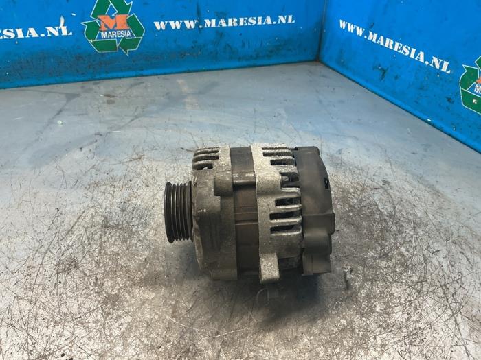 Gebrauchte Dynamo Hyundai i20 (GBB) 1.4i 16V Preis € 73,50 Margenregelung angeboten von Maresia Auto Recycling B.V.