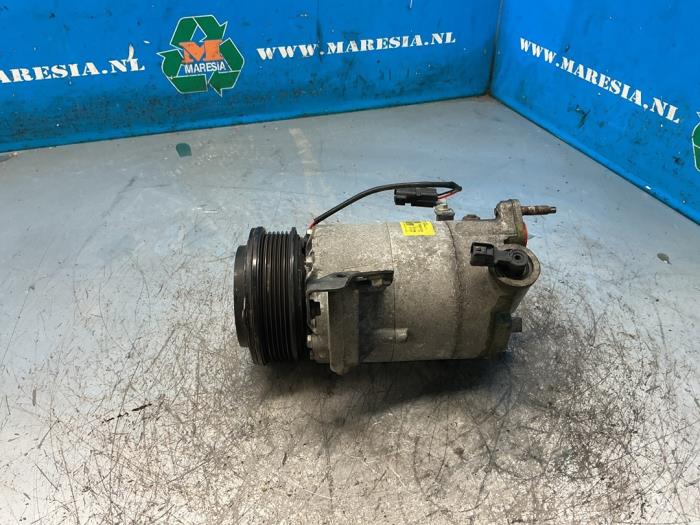 Usagé Compresseur de clim Ford Fiesta 6 (JA8) 1.0 Ti-VCT 12V 65 Prix € 78,75 Règlement à la marge proposé par Maresia Auto Recycling B.V.