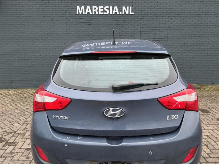Begagnade Baklucka Hyundai i30 (GDHB5) 1.4 16V Pris € 315,00 Marginaltabell erbjuds av Maresia Auto Recycling B.V.