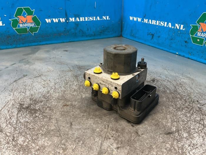 Usagé Pompe ABS Nissan Micra (K14) 1.0 IG-T 92 Prix € 131,25 Règlement à la marge proposé par Maresia Auto Recycling B.V.