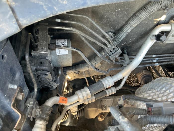 Usagé Bloc ABS Kia Rio IV (YB) 1.2 MPI 16V Prix € 105,00 Règlement à la marge proposé par Maresia Auto Recycling B.V.