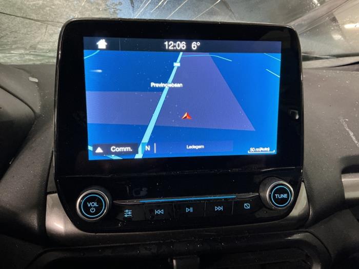 Usagé Système navigation Ford EcoSport (JK8) 1.5 TDCi EcoBlue Prix € 472,50 Règlement à la marge proposé par Maresia Auto Recycling B.V.