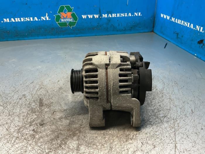 Begagnade Dynamo Opel Corsa D 1.4 16V Twinport Pris € 36,75 Marginaltabell erbjuds av Maresia Auto Recycling B.V.