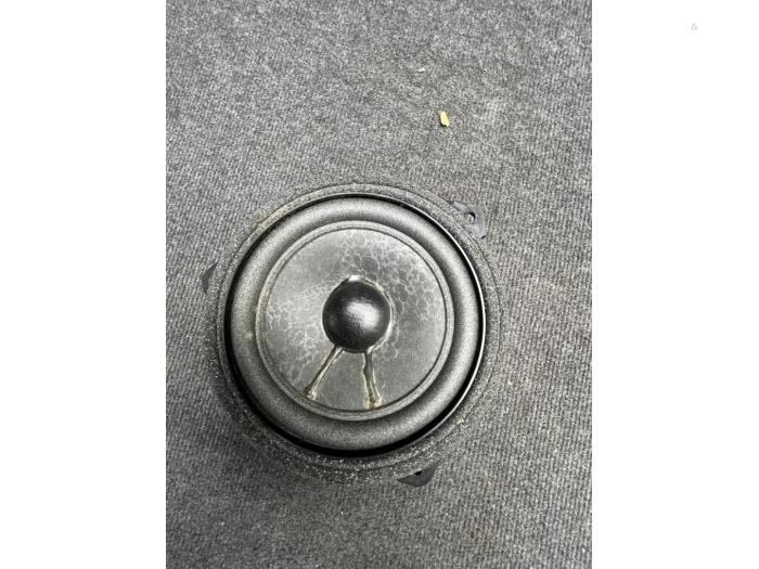 Używane Glosnik Lexus GS (..S19) 450h 3.5 V6 24V Cena € 52,50 Procedura marży oferowane przez Maresia Auto Recycling B.V.