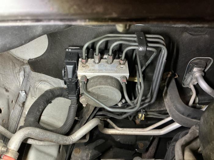 Used ABS pump Suzuki SX4 (EY/GY) 1.6 16V VVT Comfort,Exclusive Autom. Price € 157,50 Margin scheme offered by Maresia Auto Recycling B.V.