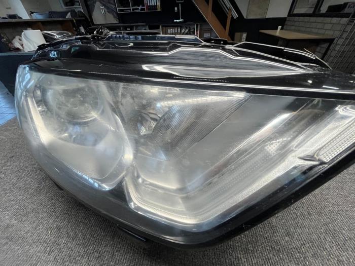 Używane Reflektor prawy Ford EcoSport (JK8) 1.5 TDCi EcoBlue Cena € 220,50 Procedura marży oferowane przez Maresia Auto Recycling B.V.