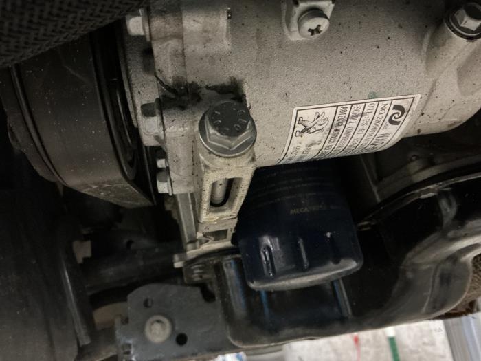 Usagé Compresseur de clim Opel Corsa F (UB/UH/UP) 1.2 12V 75 Prix € 183,75 Règlement à la marge proposé par Maresia Auto Recycling B.V.